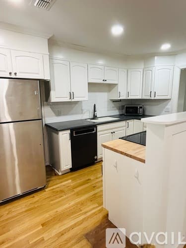 Fort Worth House: 2732 6th Avenue