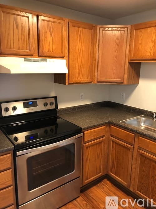 Milford Apartment: 59 Ponemah Hill Road
