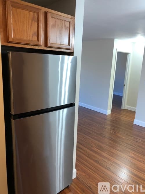 Milford Apartment: 59 Ponemah Hill Road