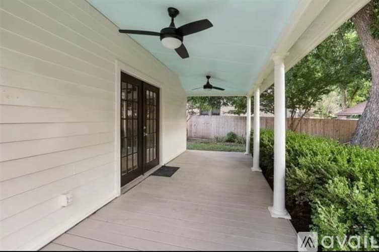 Fort Worth House: 2732 6th Avenue