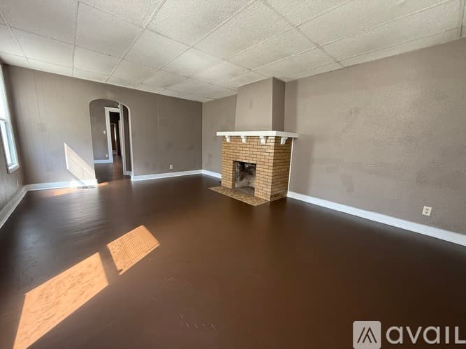 Terre Haute Apartment: 19 S 18th St
