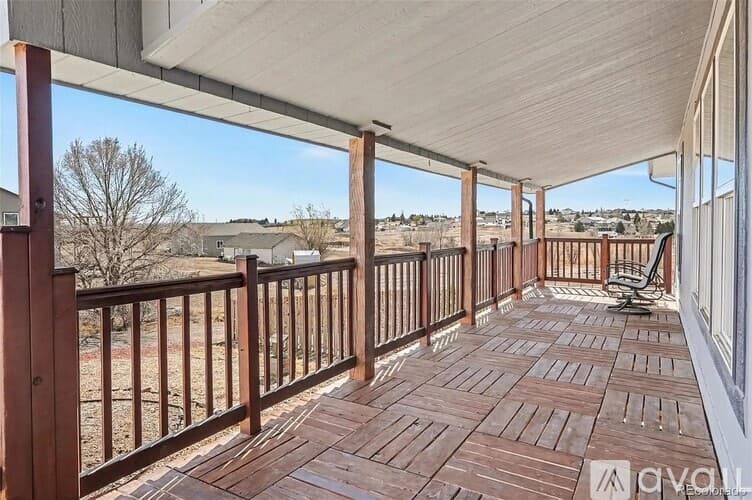 Brighton House: 15665 Havana Way