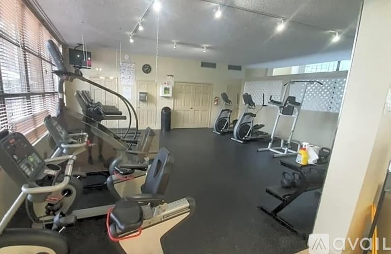Hallandale Beach Apartment: 1000 Parkview Dr