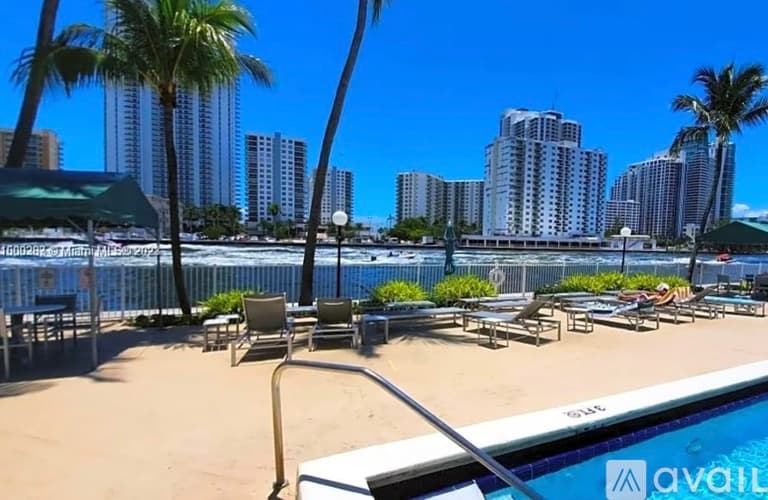 Hallandale Beach Apartment: 1000 Parkview Dr