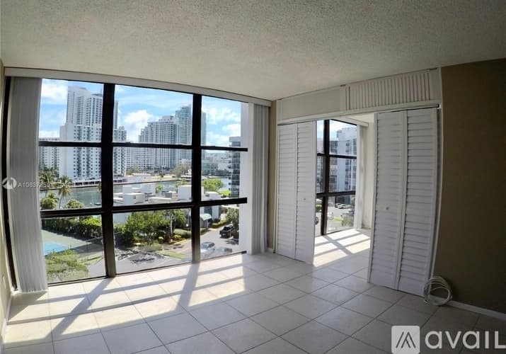 Hallandale Beach Apartment: 1000 Parkview Dr
