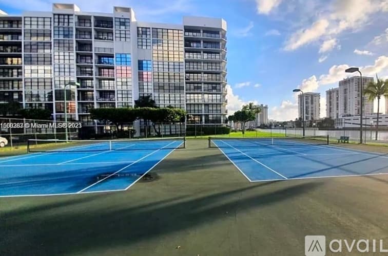 Hallandale Beach Apartment: 1000 Parkview Dr