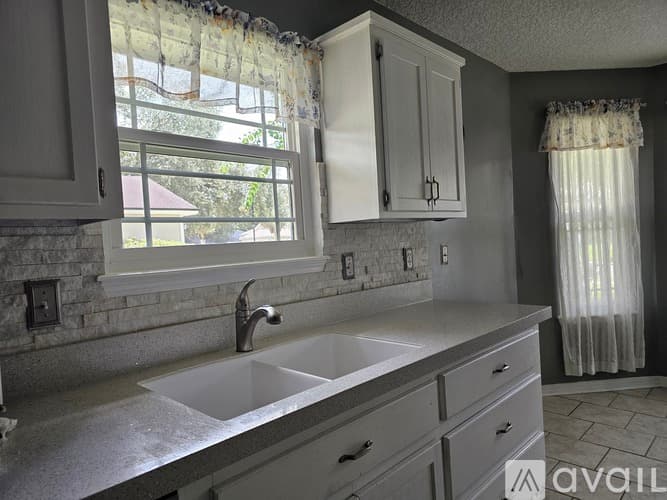 Jacksonville House: 3315 Ayrshire Street