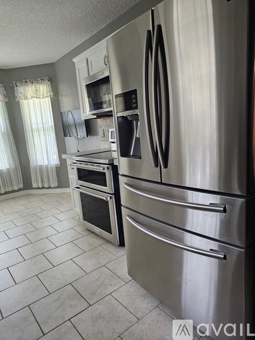 Jacksonville House: 3315 Ayrshire Street