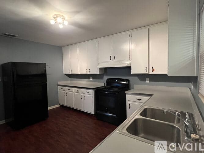 Tallahassee Apartment: 527 East 7th Avenue