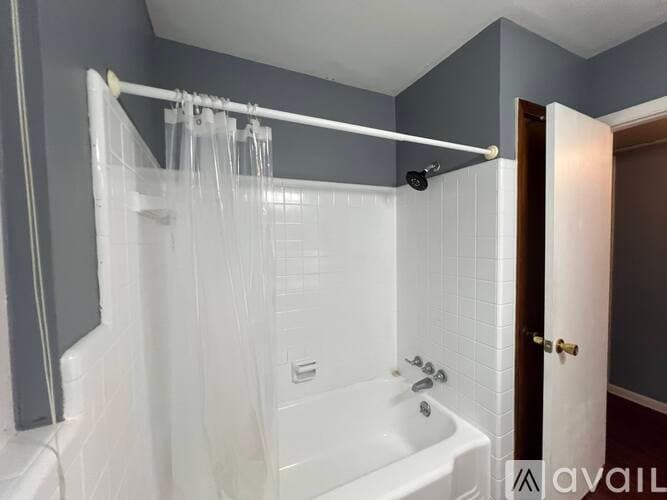 Tallahassee Apartment: 527 East 7th Avenue