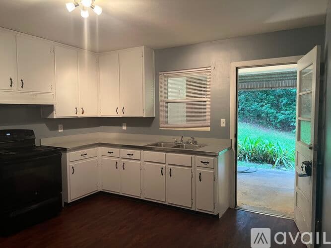 Tallahassee Apartment: 527 East 7th Avenue