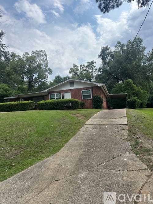 Tallahassee Apartment: 527 East 7th Avenue