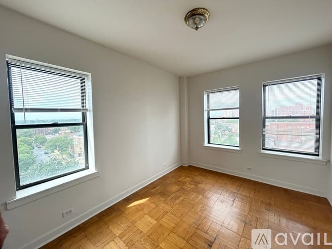 Chicago Apartment: 7300 S South Shore Dr