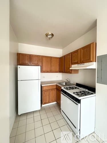 Chicago Apartment: 7300 S South Shore Dr