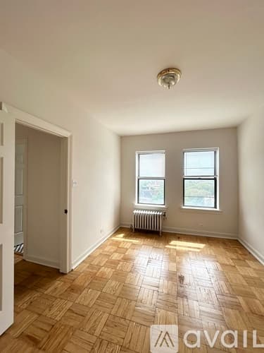 Chicago Apartment: 7300 S South Shore Dr