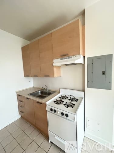 Chicago Apartment: 7300 S South Shore Dr