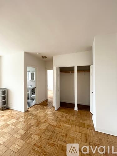Chicago Apartment: 7300 S South Shore Dr