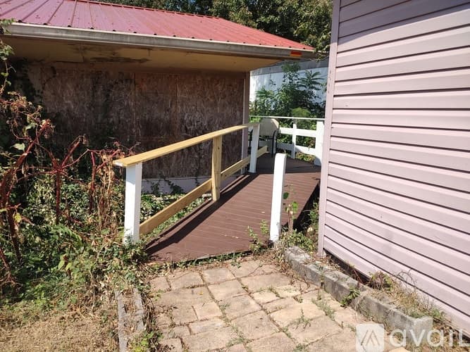 Rockford House: 3742 Old Knoxville Hwy