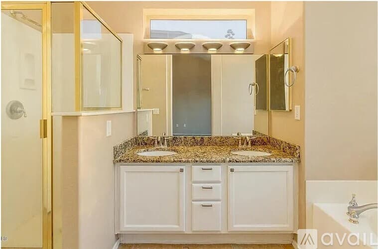 Mesa House: 3460 North Barron