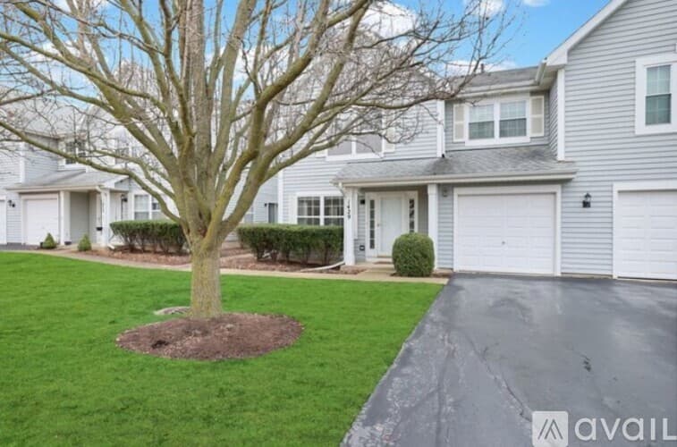 Mundelein Apartment: 1342 Orleans Dr