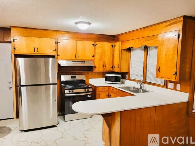 Columbia House: 6546 Haley Dr