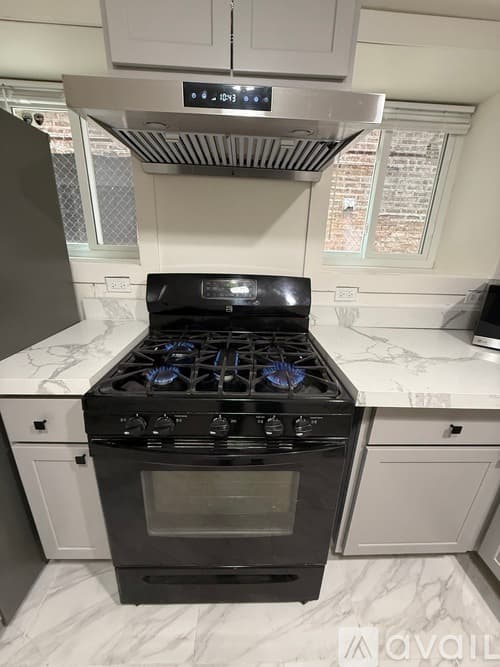 Chicago Apartment: 3310 West Eastwood Avenue