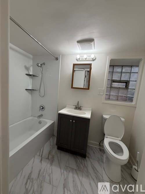 Chicago Apartment: 3310 West Eastwood Avenue