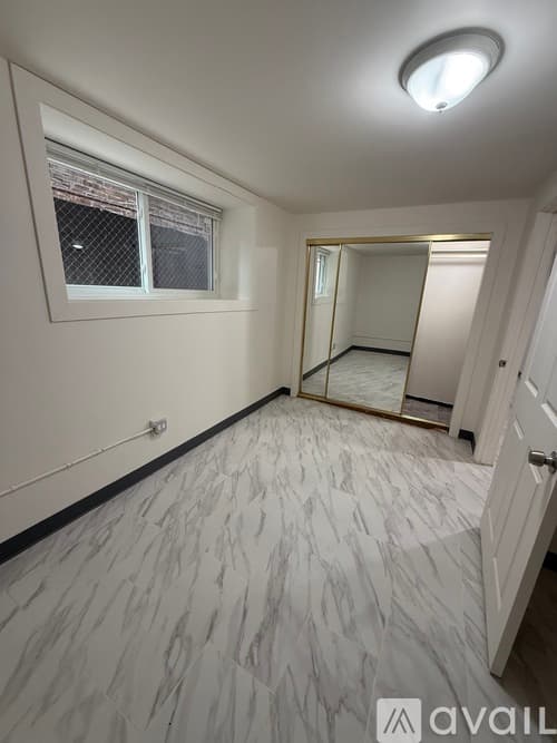 Chicago Apartment: 3310 West Eastwood Avenue