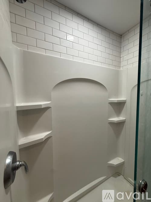 Griswold Apartment: 1 Brown Ave
