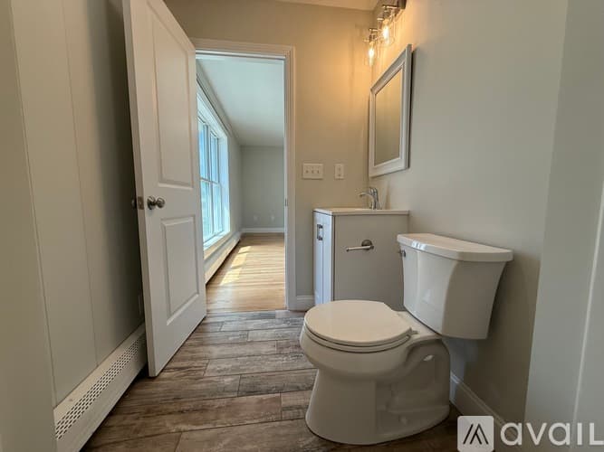 Griswold Apartment: 1 Brown Ave