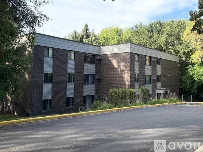 Minneapolis Apartment: 11800 Eldorado Street Northwest