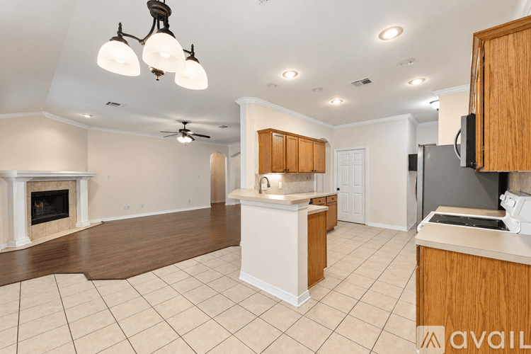 Temple House: 2303 Ridgeway Dr