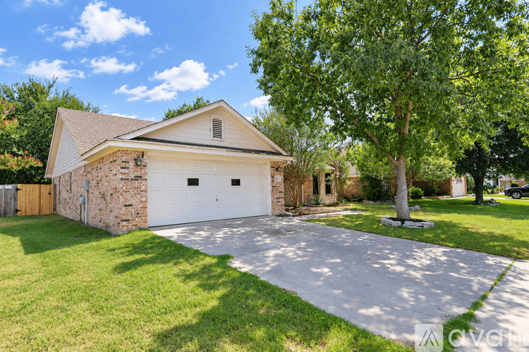 Temple House: 2303 Ridgeway Dr