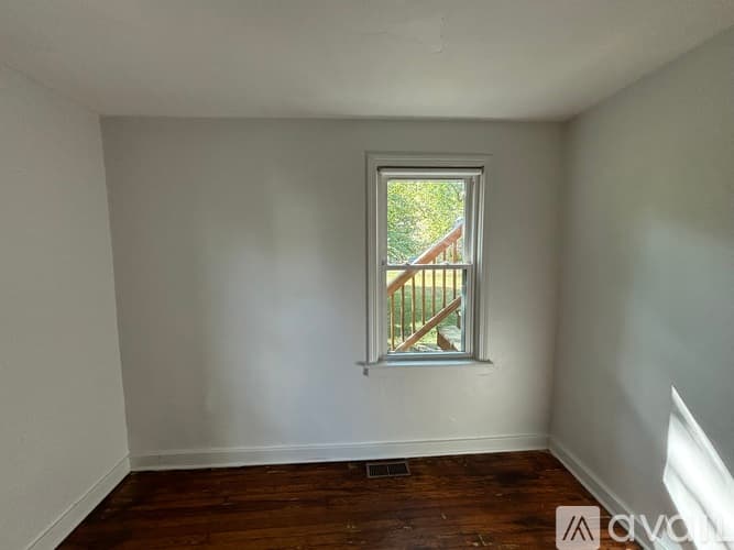 Marion Apartment: 483 N Prospect St