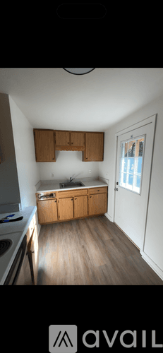 Marion Apartment: 483 N Prospect St