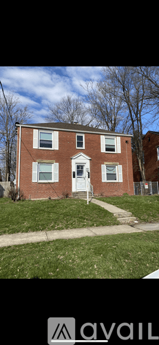 Marion Apartment: 483 N Prospect St