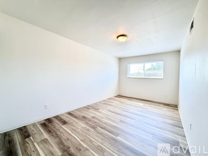 St. Louis Apartment: 7510 Morgan Ford Rd