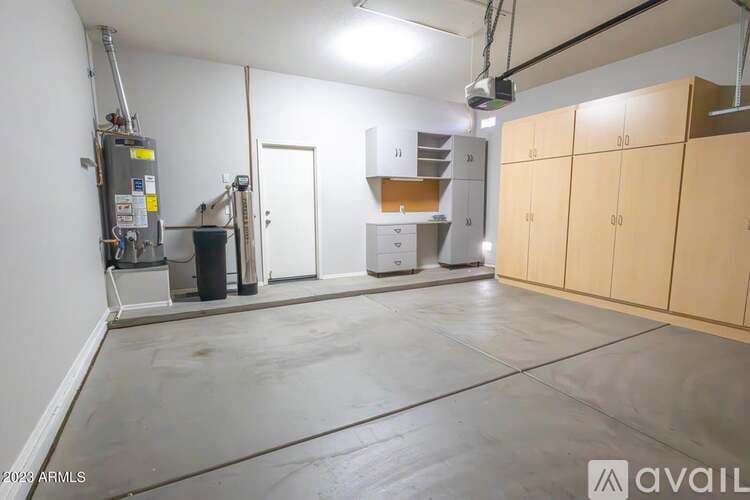 Surprise House: 16291 N 138th Ave