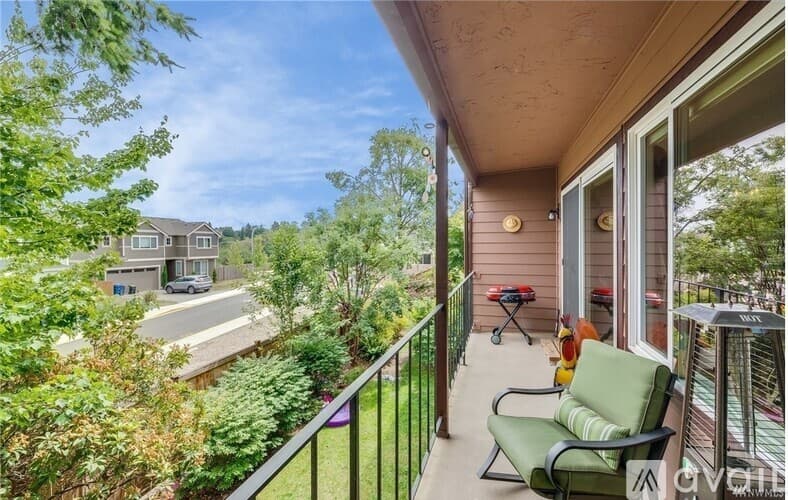 Seattle Condo: 17430 Ambaum Blvd S