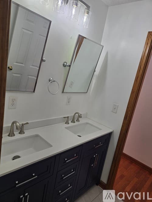Sharon House: 4641 Hickory Grove Road