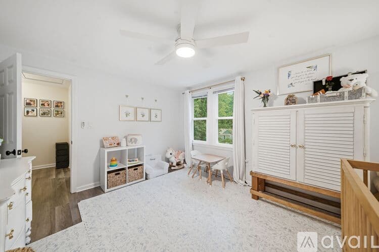 Groton Apartment: 10 Chestnut Road