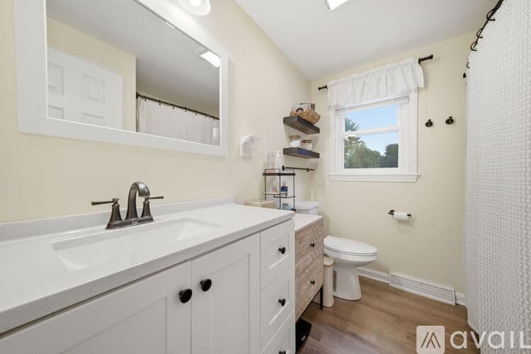 Groton Apartment: 10 Chestnut Road
