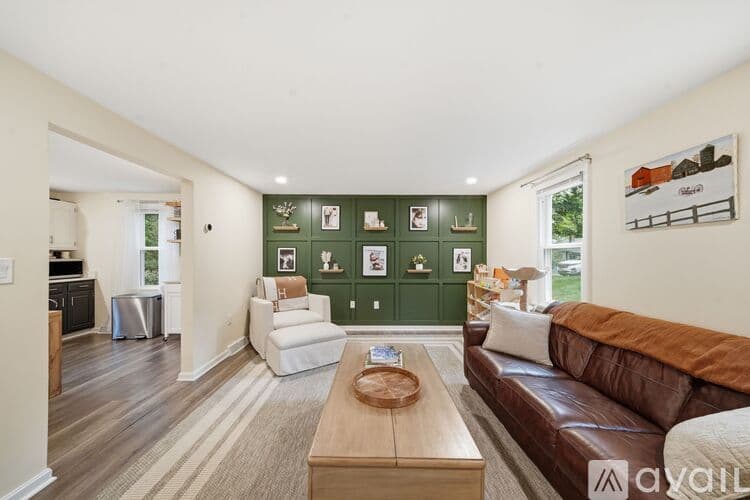Groton Apartment: 10 Chestnut Road