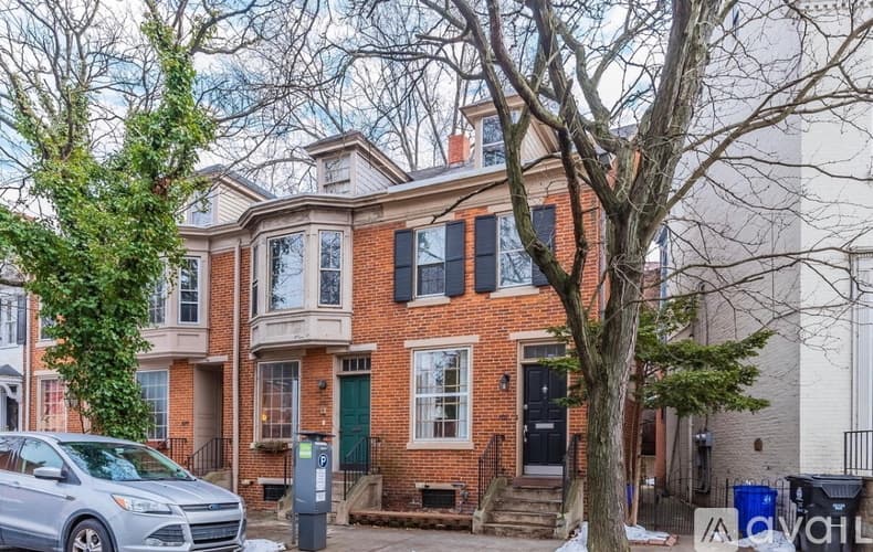 Harrisburg House: 101 South St