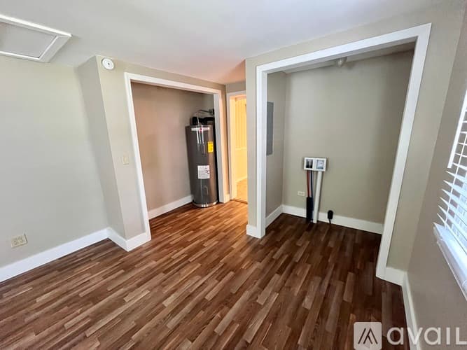 Crawfordville House: 339 Sharon Street