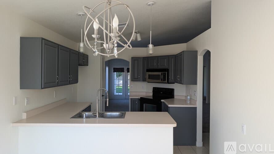 Glendale House: 6277 W Blackhawk Dr