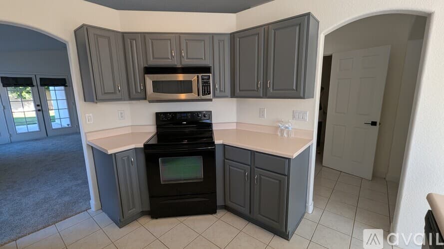 Glendale House: 6277 W Blackhawk Dr