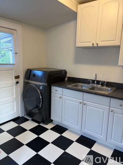 Santa Barbara House: 1520 Bath Street