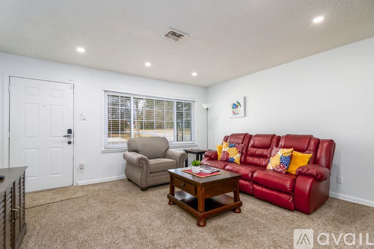 Jacksonville House: 501 Hayes St