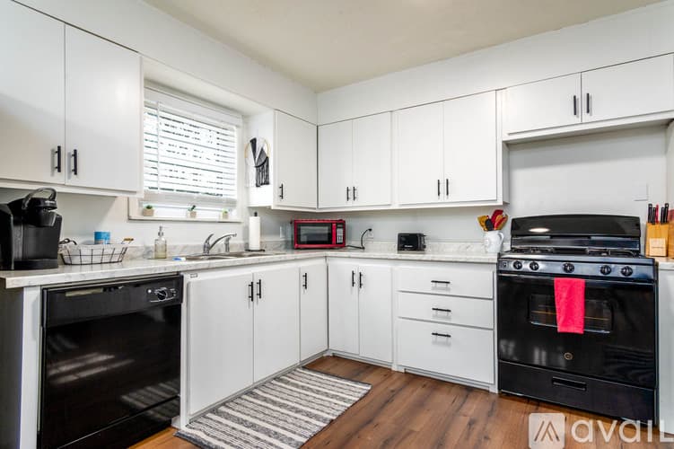 Jacksonville House: 501 Hayes St